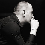 Denis, 44